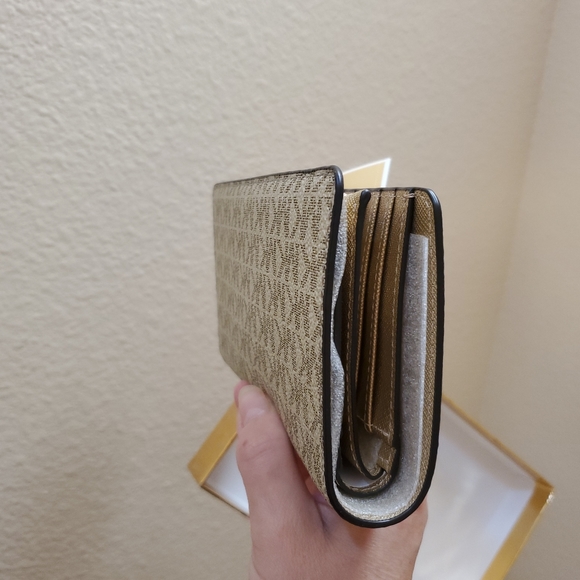 Michael kors Jet Set Charm Medium Wallet In the Box - Picture 8 of 8